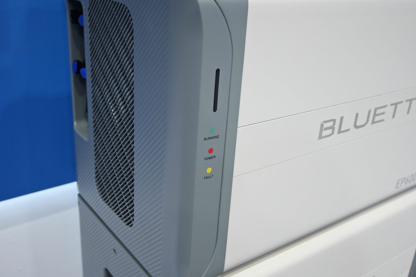 Портативная зарядная электростанция BLUETTI EP600 6000W Inverter